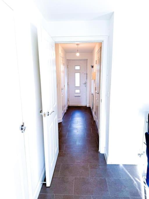Contractors, Families, Tourists & Groups Welcome Sleeps Upto 9, Garden, Pet Allowed, Parking Included! Birmingham Zewnętrze zdjęcie