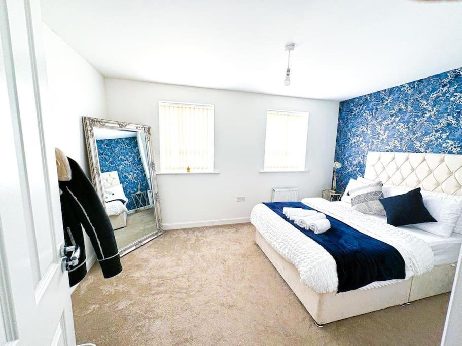 Contractors, Families, Tourists & Groups Welcome Sleeps Upto 9, Garden, Pet Allowed, Parking Included! Birmingham Zewnętrze zdjęcie