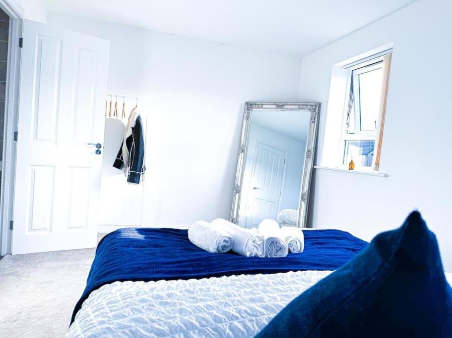 Contractors, Families, Tourists & Groups Welcome Sleeps Upto 9, Garden, Pet Allowed, Parking Included! Birmingham Zewnętrze zdjęcie