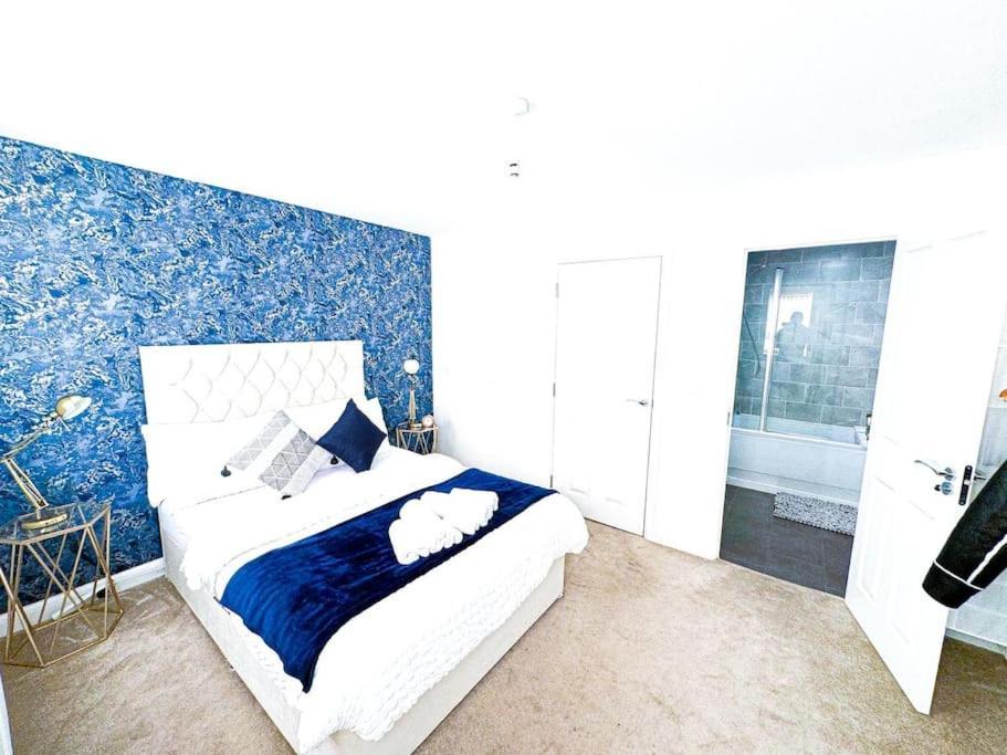 Contractors, Families, Tourists & Groups Welcome Sleeps Upto 9, Garden, Pet Allowed, Parking Included! Birmingham Zewnętrze zdjęcie