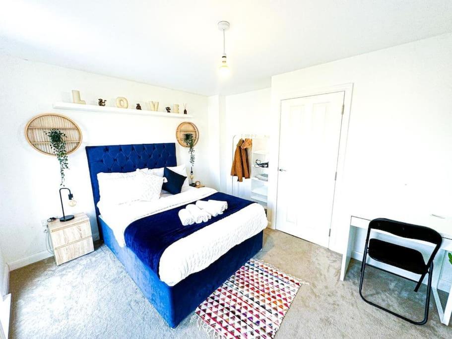 Contractors, Families, Tourists & Groups Welcome Sleeps Upto 9, Garden, Pet Allowed, Parking Included! Birmingham Zewnętrze zdjęcie