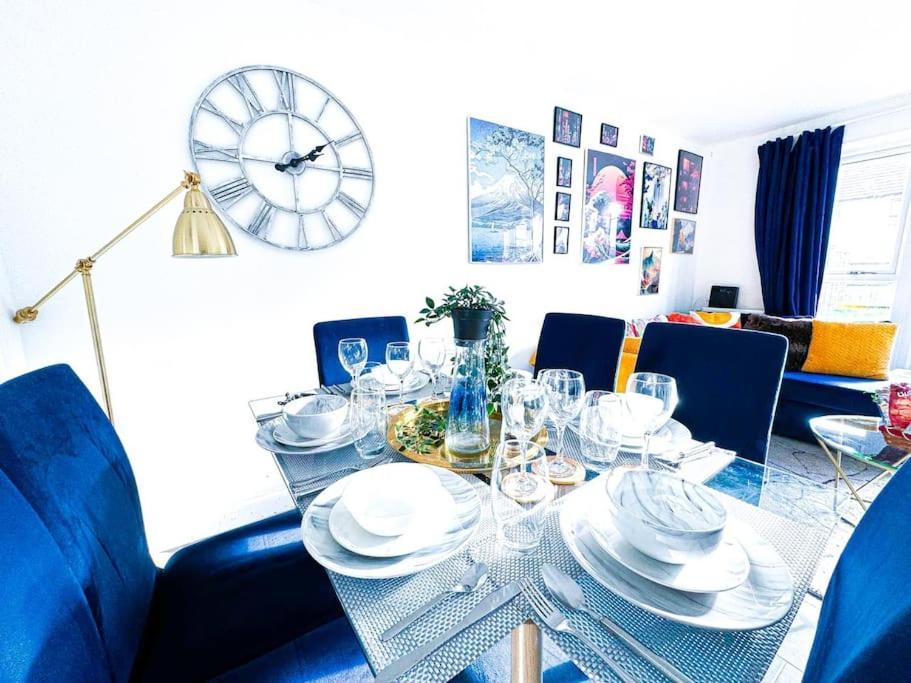 Contractors, Families, Tourists & Groups Welcome Sleeps Upto 9, Garden, Pet Allowed, Parking Included! Birmingham Zewnętrze zdjęcie