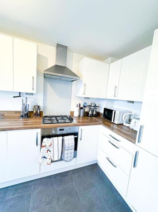 Contractors, Families, Tourists & Groups Welcome Sleeps Upto 9, Garden, Pet Allowed, Parking Included! Birmingham Zewnętrze zdjęcie