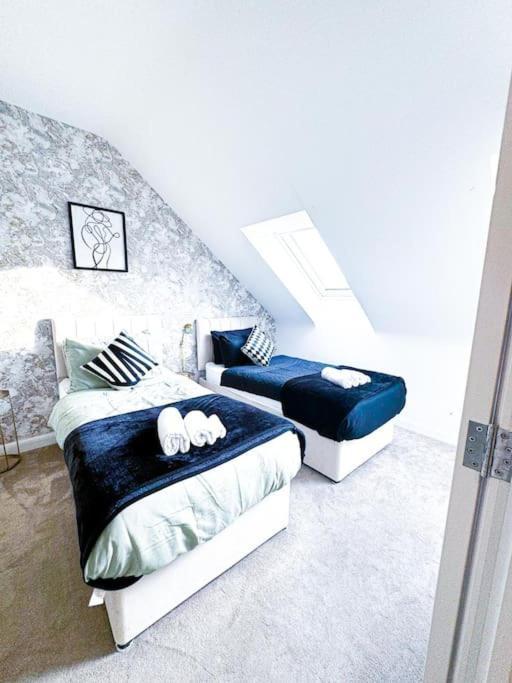 Contractors, Families, Tourists & Groups Welcome Sleeps Upto 9, Garden, Pet Allowed, Parking Included! Birmingham Zewnętrze zdjęcie