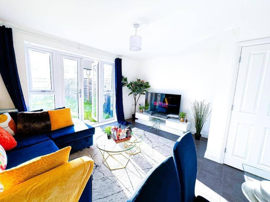 Contractors, Families, Tourists & Groups Welcome Sleeps Upto 9, Garden, Pet Allowed, Parking Included! Birmingham Zewnętrze zdjęcie