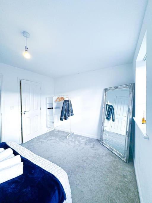 Contractors, Families, Tourists & Groups Welcome Sleeps Upto 9, Garden, Pet Allowed, Parking Included! Birmingham Zewnętrze zdjęcie
