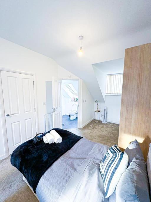 Contractors, Families, Tourists & Groups Welcome Sleeps Upto 9, Garden, Pet Allowed, Parking Included! Birmingham Zewnętrze zdjęcie