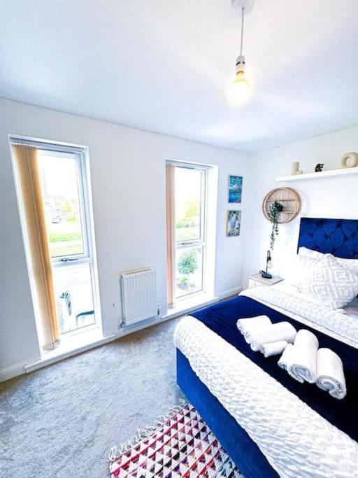 Contractors, Families, Tourists & Groups Welcome Sleeps Upto 9, Garden, Pet Allowed, Parking Included! Birmingham Zewnętrze zdjęcie