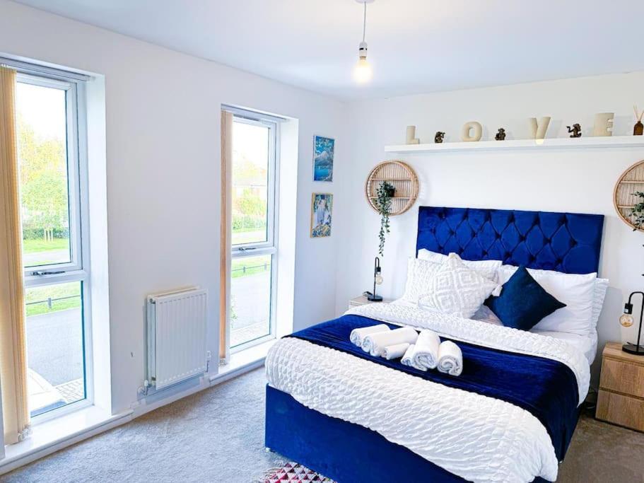Contractors, Families, Tourists & Groups Welcome Sleeps Upto 9, Garden, Pet Allowed, Parking Included! Birmingham Zewnętrze zdjęcie