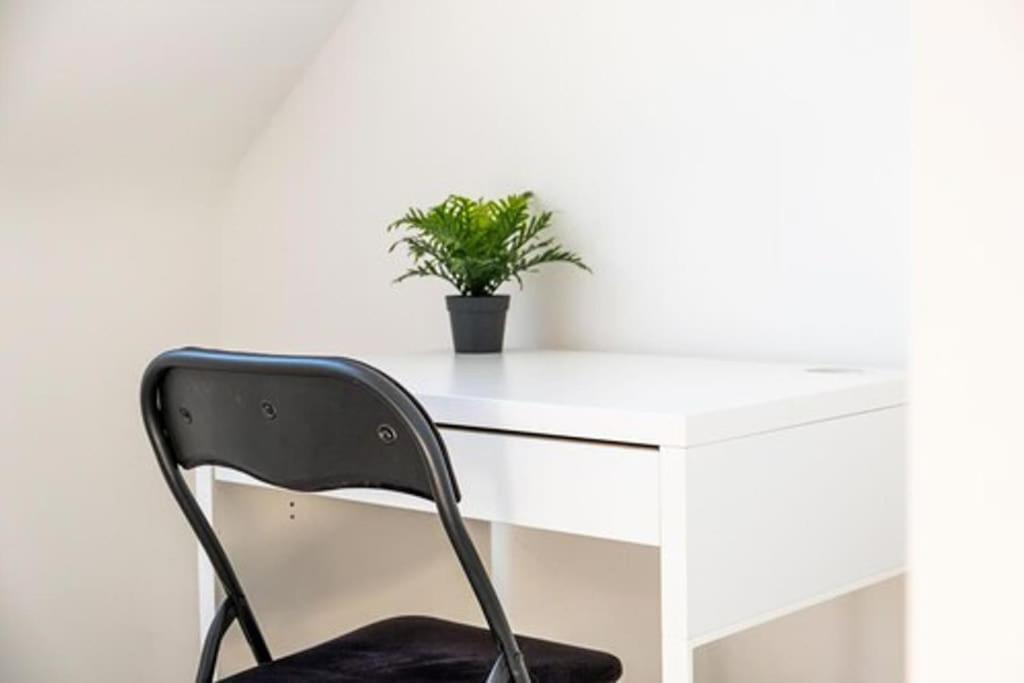 Contractors, Families, Tourists & Groups Welcome Sleeps Upto 9, Garden, Pet Allowed, Parking Included! Birmingham Zewnętrze zdjęcie